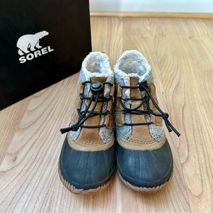 SOREL Youth “Out N About” Boots, Size 1 (Little Kid)